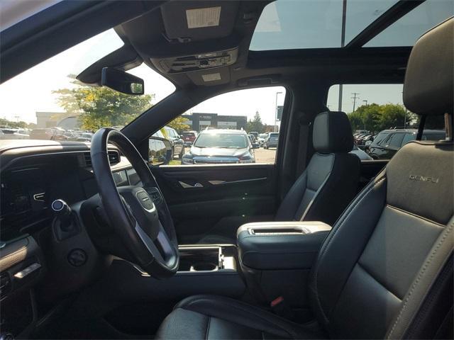 Photo of 2022 White Frost Tri-Coat GMC Yukon