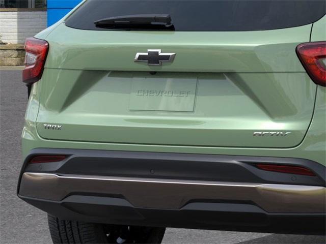 Photo of 2025 Green Chevrolet Trax