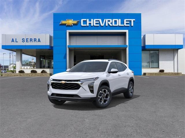 Photo of 2025 Summit White Chevrolet Trax