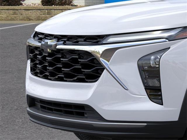 Photo of 2025 Summit White Chevrolet Trax