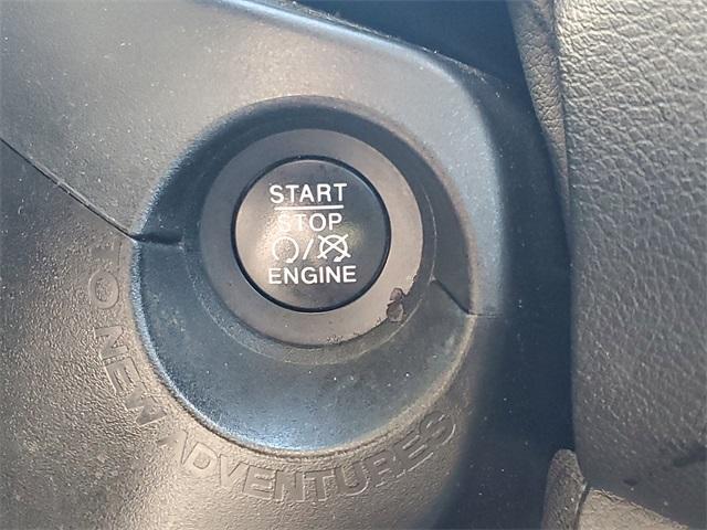 Photo of 2022 Alpine White Clearcoat Jeep Renegade