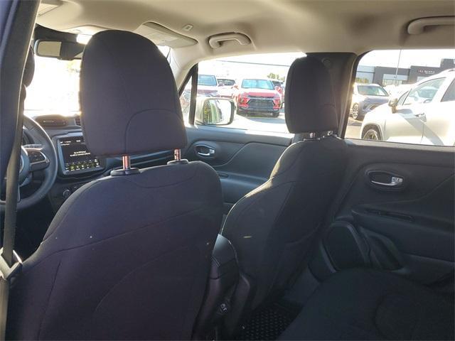 Photo of 2022 Alpine White Clearcoat Jeep Renegade