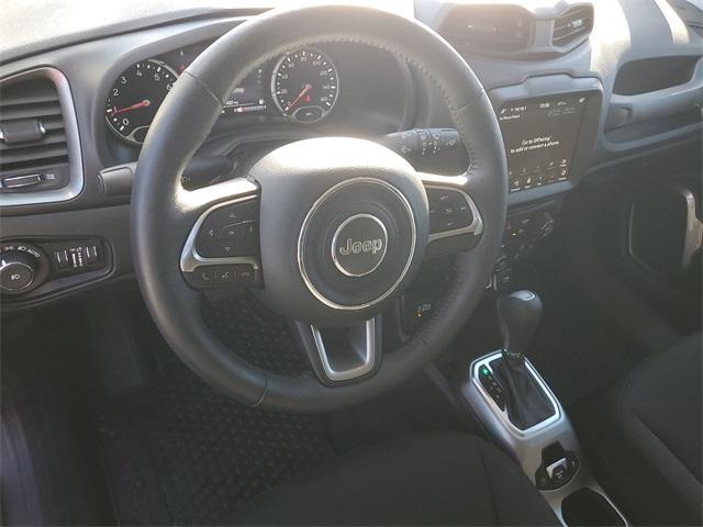 Photo of 2022 Alpine White Clearcoat Jeep Renegade
