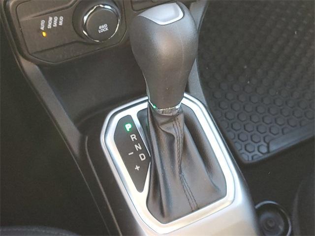 Photo of 2022 Alpine White Clearcoat Jeep Renegade