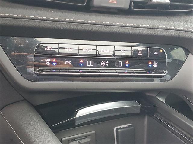 Photo of 2021 Summit White Buick Envision