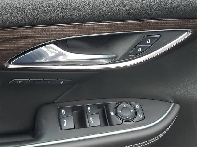Photo of 2021 Summit White Buick Envision