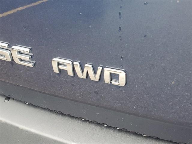 Photo of 2023 Northsky Blue Metallic Chevrolet Traverse