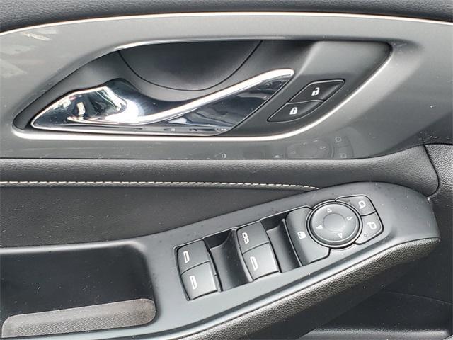 Photo of 2023 Northsky Blue Metallic Chevrolet Traverse