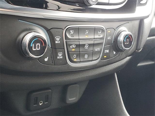 Photo of 2023 Northsky Blue Metallic Chevrolet Traverse