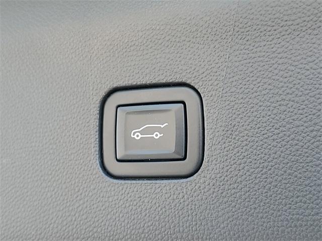 Photo of 2022 White Frost Tri-Coat Buick Enclave
