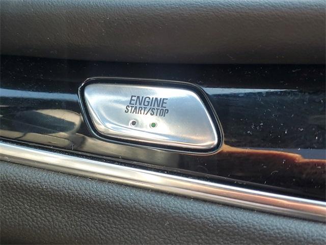 Photo of 2022 White Frost Tri-Coat Buick Enclave