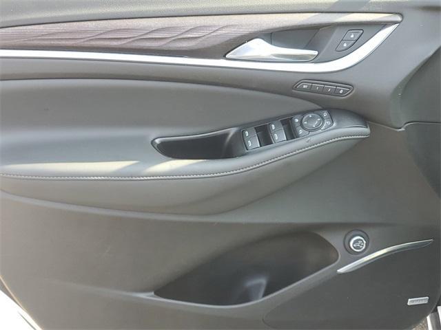 Photo of 2022 White Frost Tri-Coat Buick Enclave