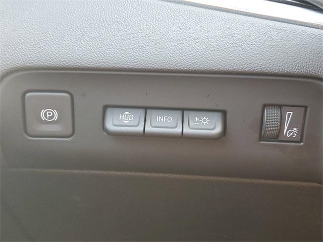 Photo of 2022 White Frost Tri-Coat Buick Enclave