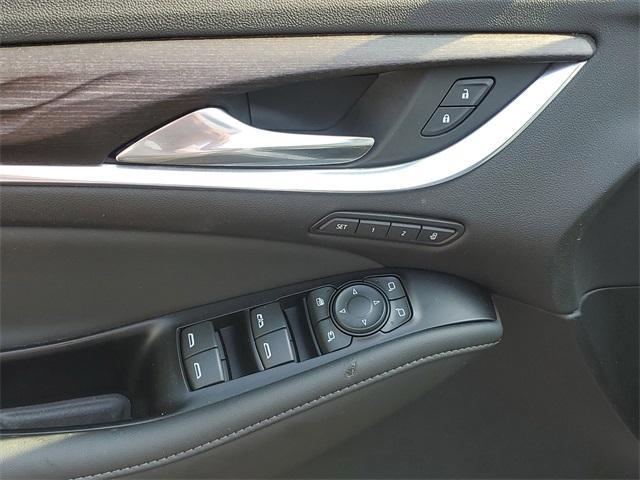 Photo of 2022 White Frost Tri-Coat Buick Enclave