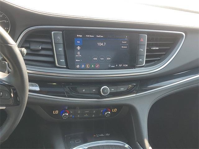 Photo of 2022 White Frost Tri-Coat Buick Enclave