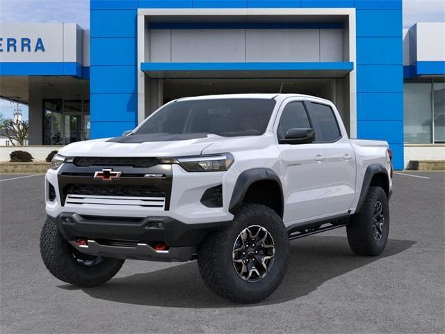 Photo of 2025 Summit White Chevrolet Colorado