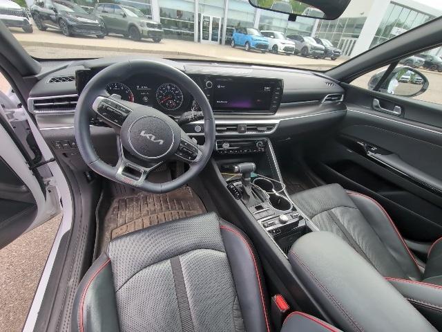 Photo of 2022 Glacial White Pearl Kia K5