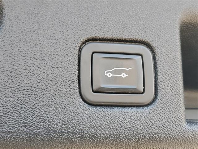 Photo of 2020 Mosaic Black Metallic Chevrolet Equinox