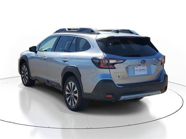 Photo of 2023 Ice Silver Metallic Subaru Outback