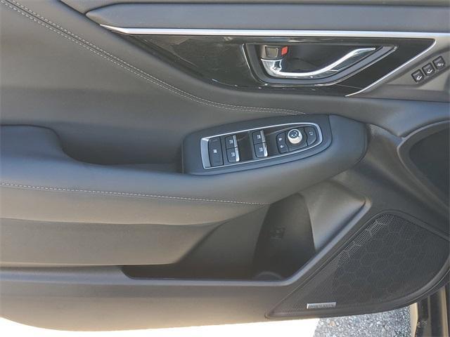 Photo of 2023 Ice Silver Metallic Subaru Outback