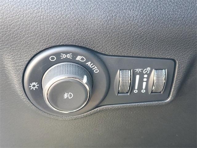 Photo of 2024 Bright White Clearcoat Jeep Compass