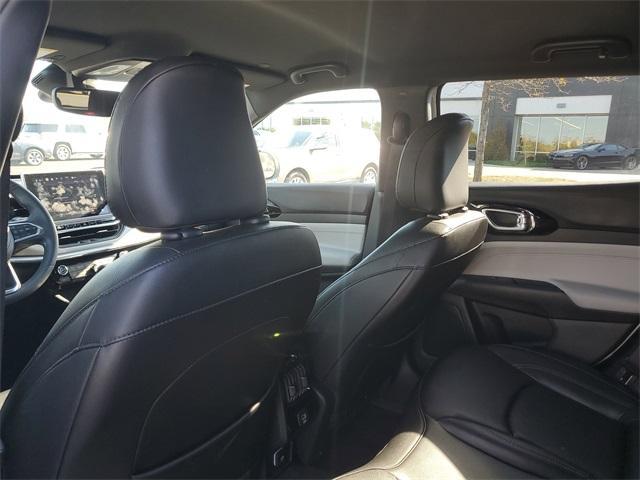 Photo of 2024 Bright White Clearcoat Jeep Compass