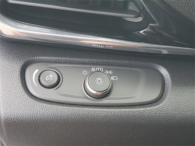 Photo of 2024 Summit White Buick Envista