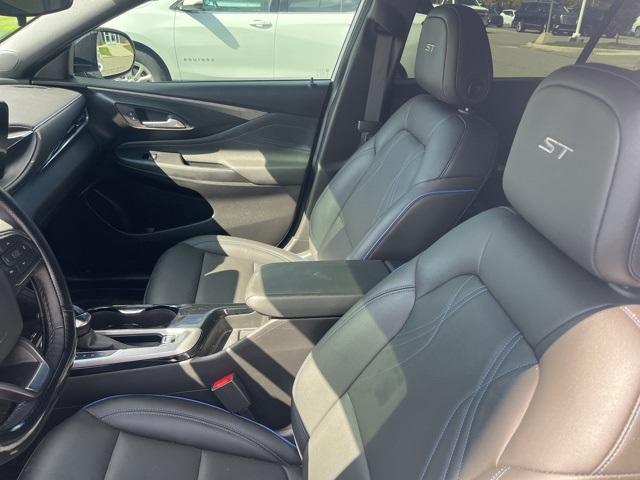 Photo of 2024 Summit White Buick Envista