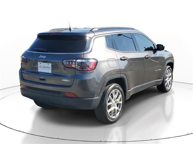 Photo of 2022 Granite Crystal Clearcoat Metallic Jeep Compass