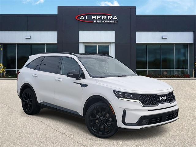 Photo of 2022 Glacial White Pearl Kia Sorento