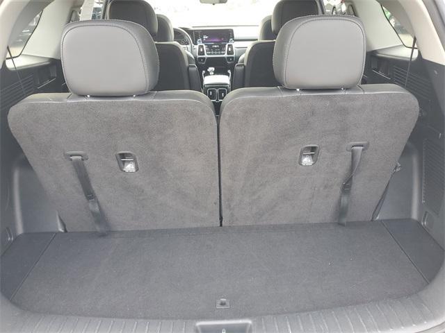 Photo of 2022 Glacial White Pearl Kia Sorento