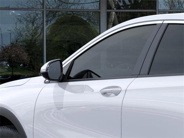Photo of 2025 Summit White Buick Envista