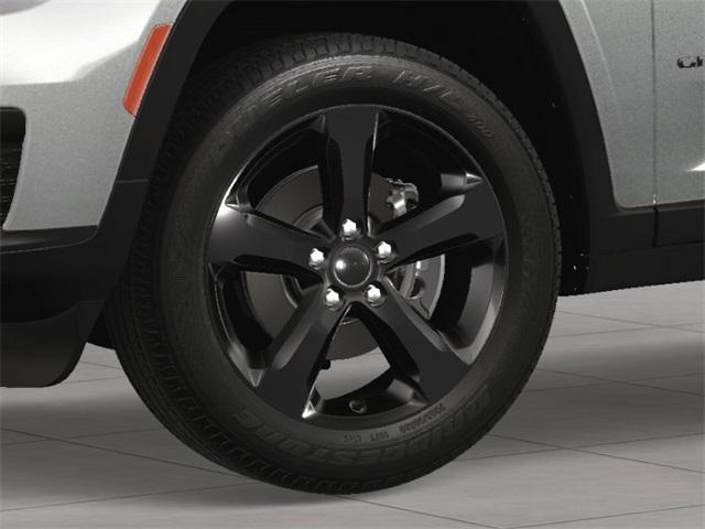 Photo of 2025 Silver Zynith Jeep Grand Cherokee L