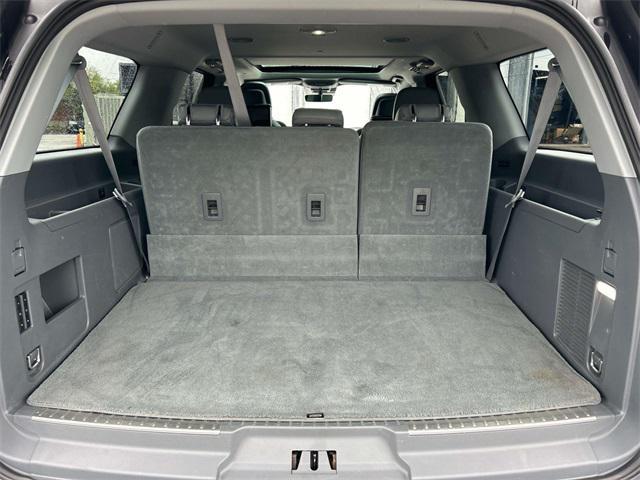 Photo of 2018 White Platinum Metallic Tri-Coat Lincoln Navigator L