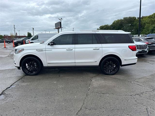 Photo of 2018 White Platinum Metallic Tri-Coat Lincoln Navigator L