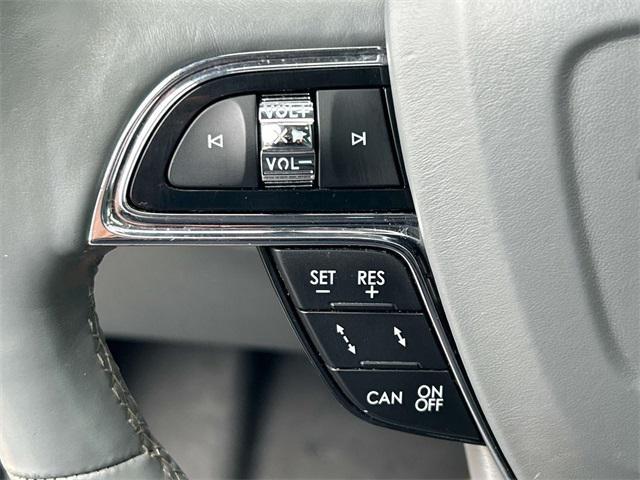 Photo of 2018 White Platinum Metallic Tri-Coat Lincoln Navigator L