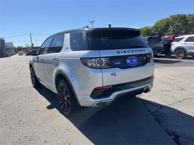 Photo of 2017 Silicon Silver Metallic Land Rover Discovery Sport