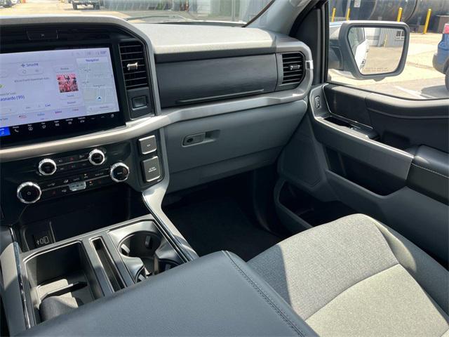 Photo of 2025 Oxford White Ford F-150