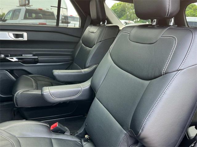 Photo of 2023 Agate Black Metallic Ford Explorer
