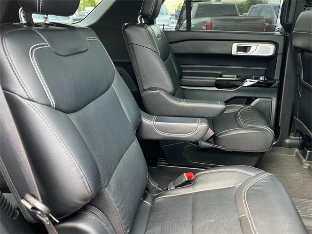Photo of 2023 Agate Black Metallic Ford Explorer