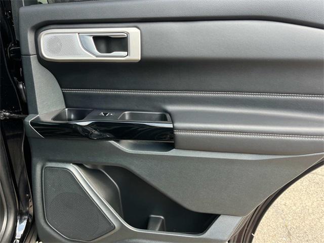 Photo of 2023 Agate Black Metallic Ford Explorer