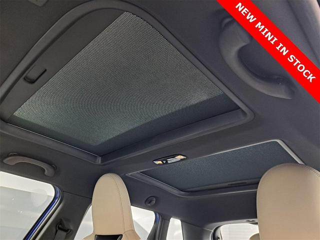 Photo of 2025 Blazing Blue Metallic MINI Hardtop