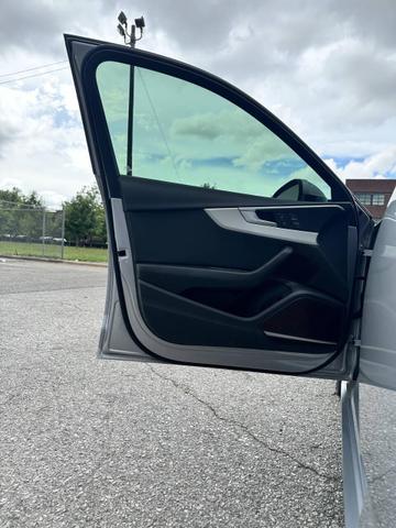 Photo of 2018 Florett Silver Metallic Audi A4