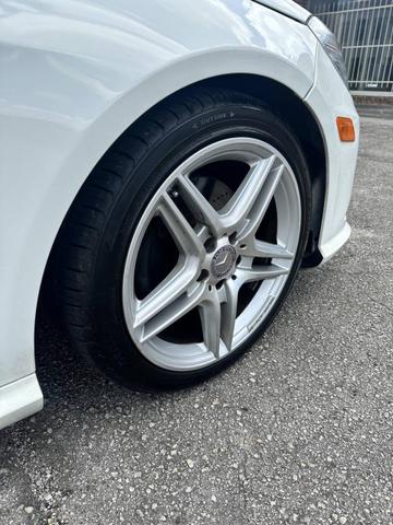 Photo of 2011 White Mercedes-Benz E-Class