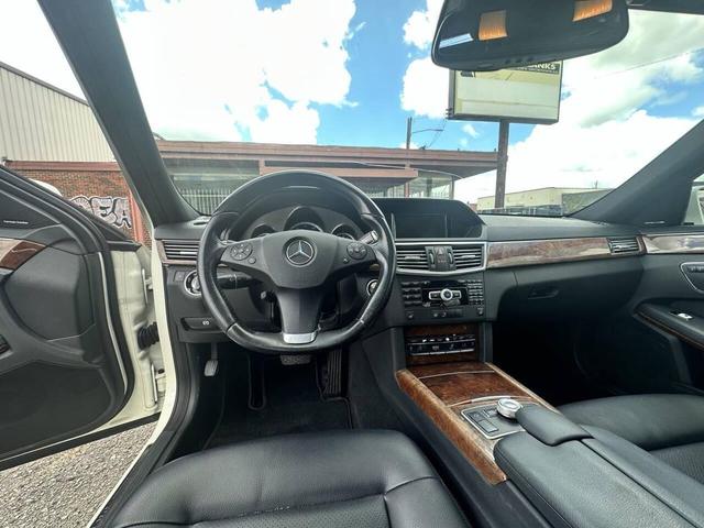 Photo of 2011 White Mercedes-Benz E-Class