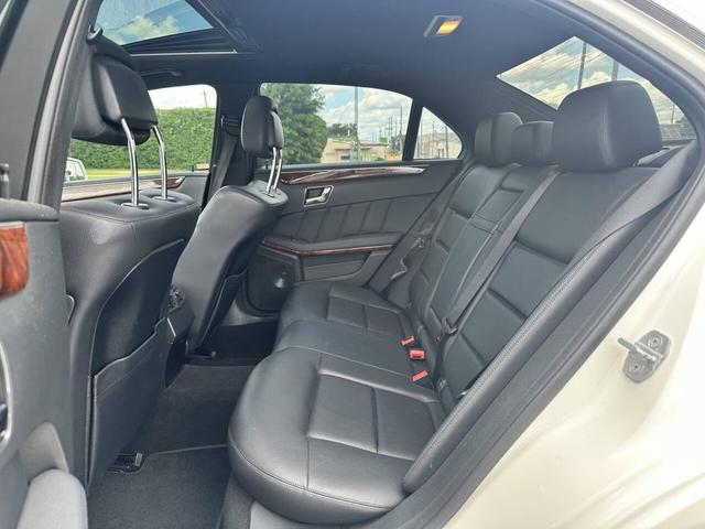 Photo of 2011 White Mercedes-Benz E-Class