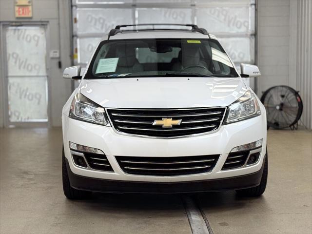 Photo of 2017 Iridescent Pearl Tricoat Chevrolet Traverse