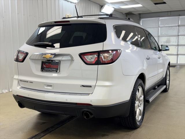 Photo of 2017 Iridescent Pearl Tricoat Chevrolet Traverse