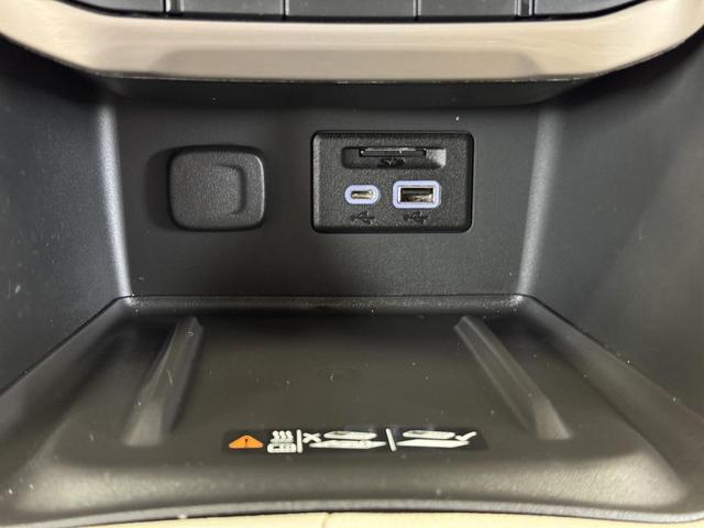 Photo of 2023 Ebony Twilight Metallic GMC Acadia