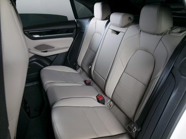 Photo of 2025 White Porsche Macan
